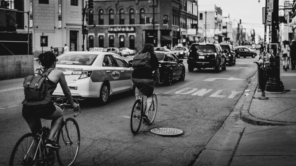 découvrez tout ce que vous devez savoir sur le trafic : définitions, causes, solutions et impact sur notre quotidien. apprenez à gérer le trafic urbain et à optimiser vos trajets grâce à des conseils pratiques.